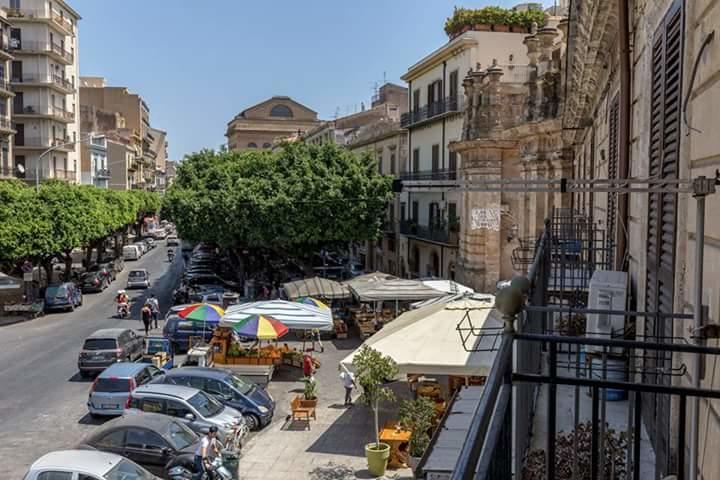 Capo Domus Bed & Breakfast Palermo Exterior photo